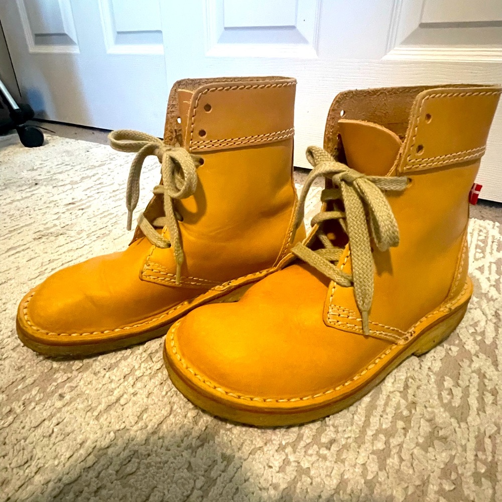 Duckfeet Faborg size 38 (women’s 7.5 U.S. size)